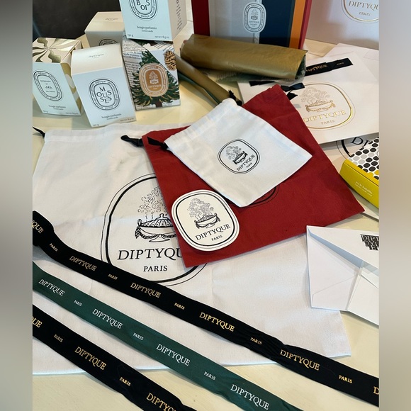 Diptyque Paris assorted gift box, cloth bags, ribbons - Picture 12 of 13
